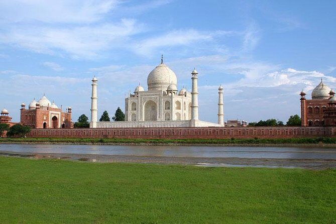1-Day Trip to The Taj Mahal, Agra from Delhi by Super-fast Train - Agra Cantt to a Quick Reset: Getting Met and Moving