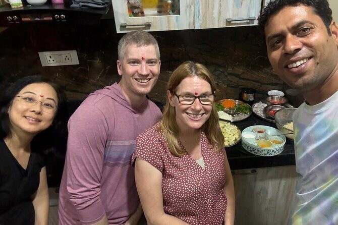 10-Day Private Golden Triangle Tour With Jodhpur Udaipur Pushkar - Delhi With a Two-World Feel: Gurudwara, Qutub Minar, Old Delhi Markets