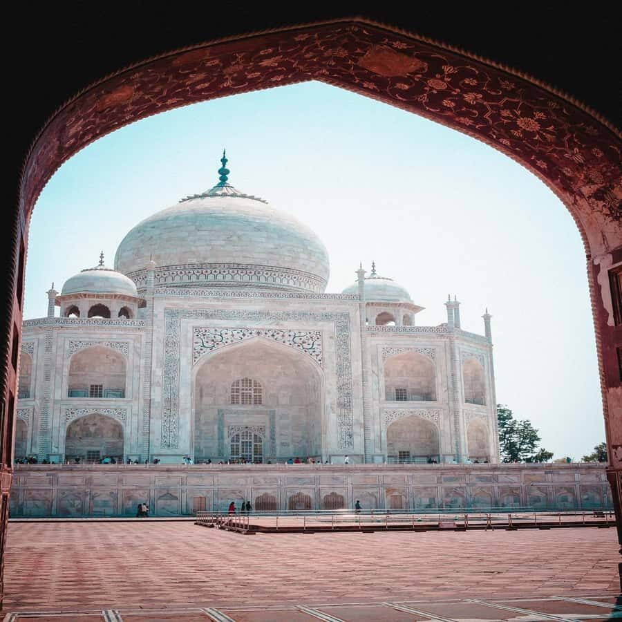 2 Day All Inclusive Taj Mahal & Agra City Tour From Banglore - Live guides who answer questions and make the city make sense