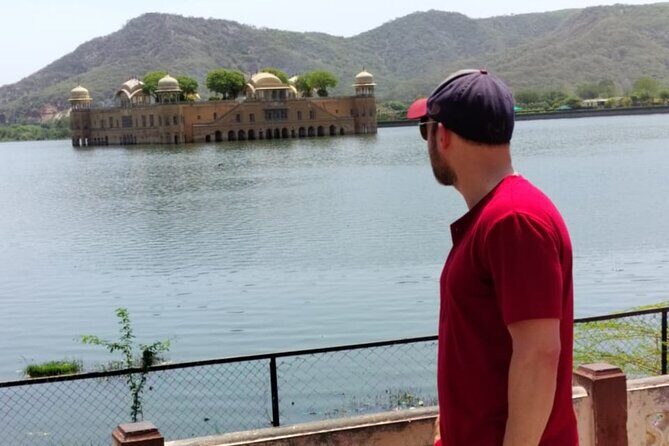 2-Day Private Jaipur City Sightseeing Tour with Six Place - Day Two: Hawa Mahal, Jantar Mantar, and City Palace