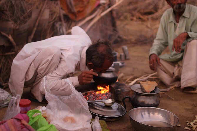 2 Days and 1 Night Camel Safari - Tea, snacks, and dinner by the campfire
