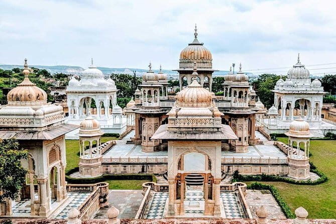 2 Days Jaipur Private City Tour - Comfort in Jaipur: AC rides, water, umbrellas, and smart pacing