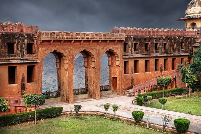 2 Days: Private Jaipur City Tour - Day 1: Amber Palace, Jaigarh Fort, and the Big Views