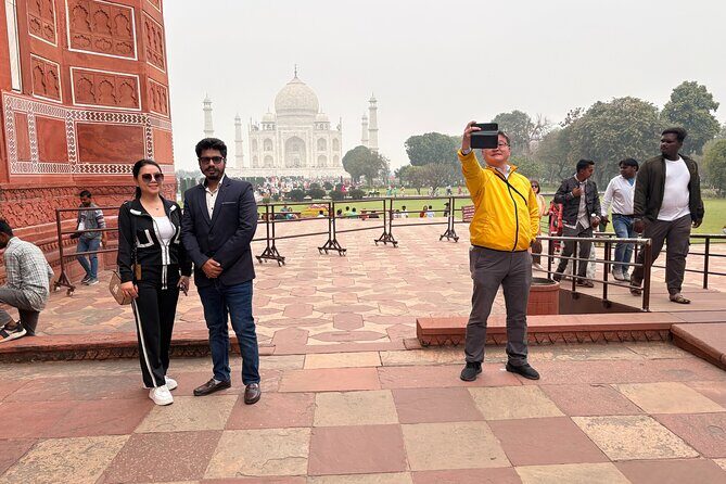 2 days Tour - Delhi Local and Sunrise Agra ( Tajmahal Tour ) - Getting Around and Lunch: How to Make Delhi Feel Manageable