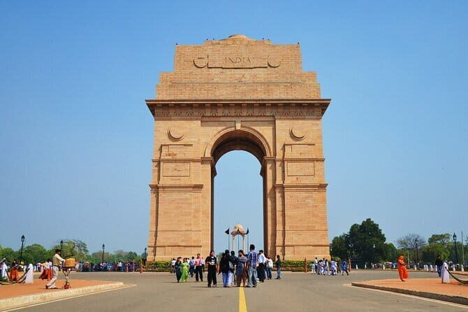 2 Days Tour of Agra (Taj Mahal) & Delhi City Tour - Lotus Temple and Jama Masjid: two religious worlds, one guided day