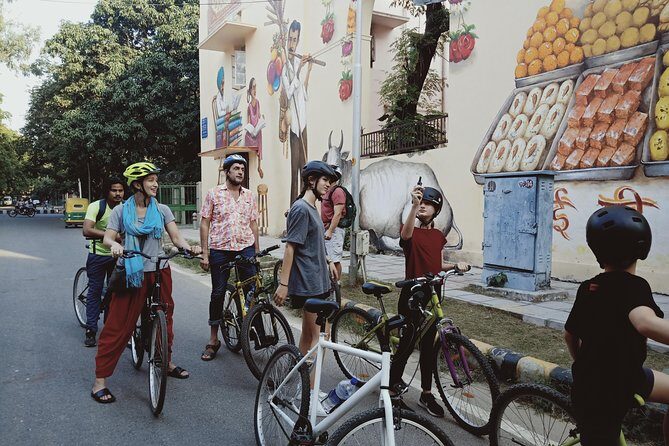 3.5-Hours South Delhi Private Bike Tour with Lodi Art District - 14th-century Sufi shrine: the first stop sets the tone