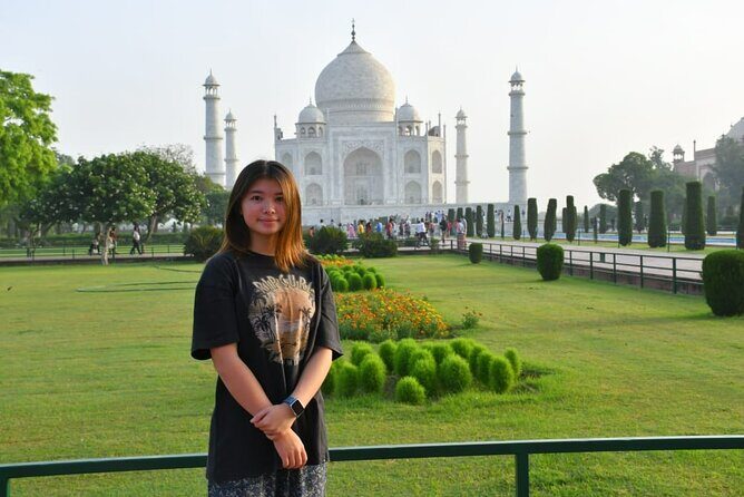 3 Day Luxury Golden Triangle Tour to Agra and Jaipur From Delhi - Day 1 in Delhi: Jama Masjid, Old Delhi Rickshaws, and Mughal Masterpieces