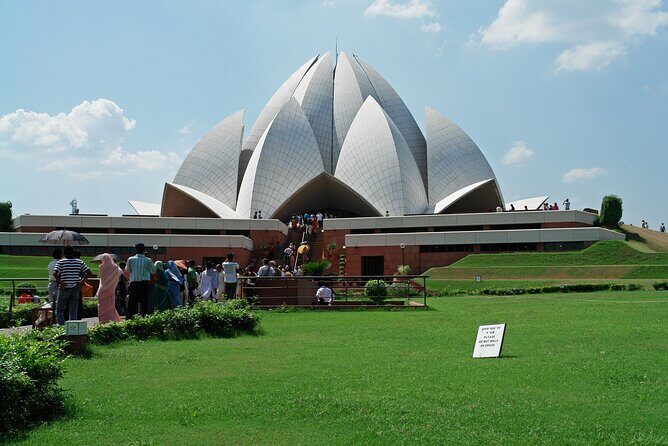3 Day Luxury Golden Triangle Tour to Agra & Jaipur from New Delhi - Day 3 in Jaipur: City Palace, Hawa Mahal, Jantar Mantar, Jal Mahal