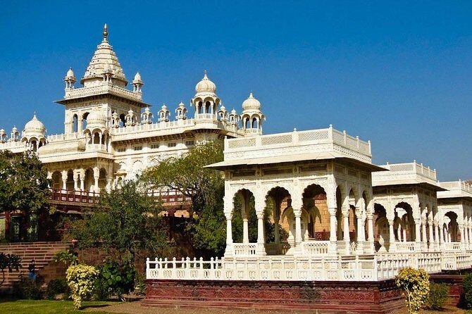 3 Days Guided Jodhpur & Udaipur Tour From Jaipur With Hotels - Getting around comfortably: AC vehicle, exclusive guides, and a private group