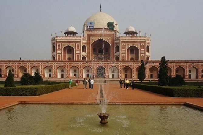 3-Days Private Golden Triangle Tour: Delhi, Agra & Jaipur by Car - Day 3 in Jaipur: Jaigarh Fort, Hawa Mahal, City Palace, and Jal Mahal
