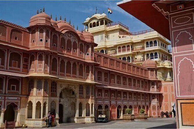 4 Days Guided Jaipur, Ranthambore Tigers & Udaipur Tour With Safari & Hotels - Udaipur City Palace, Jagdish Temple, and Saheliyon ki Bari