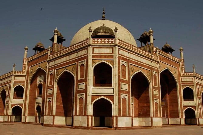 4 Days Luxury Golden Triangle Tour to Agra and Jaipur From Delhi - Day 3 in Jaipur: stepwell, palaces, breeze windows, and Jantar Mantar