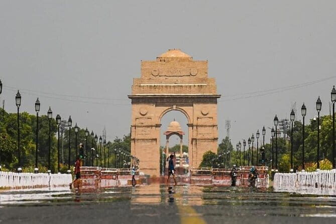 5-Day Golden Triangle Delhi Agra Jaipur Tour with Leopard Safari - Jaipur sights in one day: Hawa Mahal, City Palace, Jantar Mantar, more