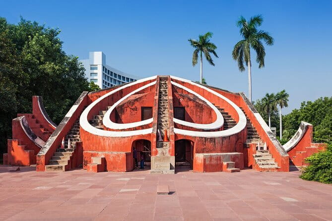 5-Day Private Luxury Golden Triangle Tour From Delhi - Day 1 in Delhi: Humayun’s Tomb, Qutub Minar, Lotus Temple, Old Delhi icons