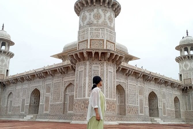 5-Days Luxury Golden Triangle Tour to Agra and Jaipur From Delhi - Day 4 in Jaipur: Hawa Mahal Photo Stop, City Palace, Jantar Mantar, and Fort Views