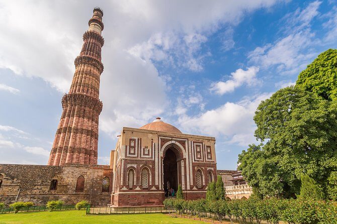 5 Days Private Golden Triangle Tour to Agra & Jaipur from Delhi - Day 4 Jaipur: Jaigarh views, City Palace, Jantar Mantar, and royal cenotaphs