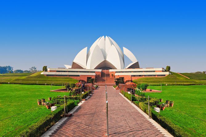 5 Days Private Golden Triangle Tour to Agra & Jaipur from Delhi - Day 1 in Delhi: Jama Masjid, Chandni Chowk rickshaw lanes, and calm breaks