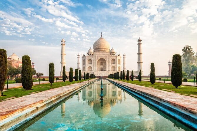 6-Day Golden Triangle Tour with Ranthambore Tiger Safari - Day 1 in Delhi: India Gate, Qutub Minar, and the calm of Lotus Temple