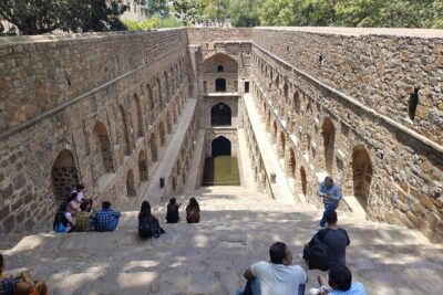 6-Day Private Tour of Delhi, Agra, Jaipur, and Varanasi from Delhi - Delhi Day 1: Qutub Minar, Lotus Temple, India Gate, and the Power Spots