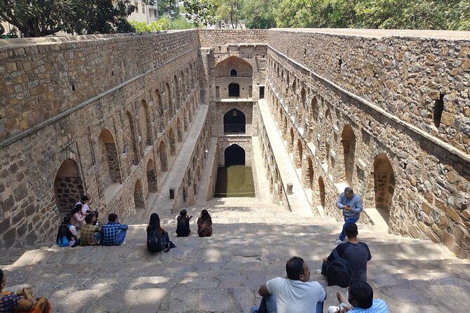 6-Day Private Tour of Delhi, Agra, Jaipur, and Varanasi from Delhi - Delhi Day 1: Qutub Minar, Lotus Temple, India Gate, and the Power Spots