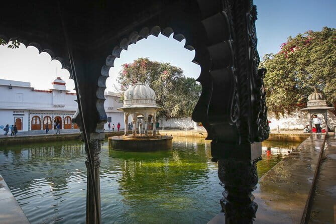 7-Days Rajasthan Tour - Explore Udaipur Jodhpur Pushkar Jaipur - Udaipur first: airport-to-lake calm and easy starter sights