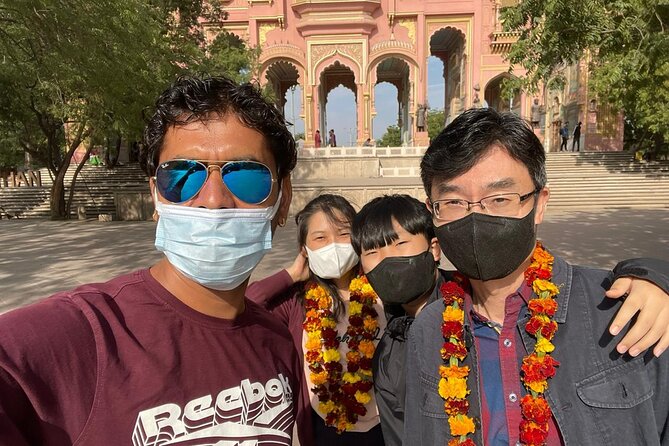 8 Days Private Luxury Golden Triangle Tour with Udaipur & Pushkar - Jaipur day: Amber Fort, Jal Mahal photos, City Palace, Jantar Mantar, and Hawa Mahal