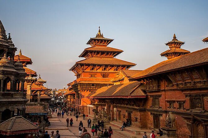 8 Days Tour of Essential India & Classic Nepal - Golden Triangle with Kathmandu - Qutub Minar and the Delhi temples: mixing ancient stone with modern grandeur