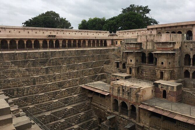 Abhaneri Chand Baori Stepwell Day Tour from Jaipur - Galtaji Monkey Temple: A Hillside Detour That Adds Energy
