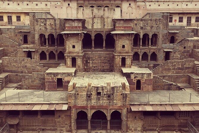 Abhaneri Chand Baori Stepwell Day Tour from Jaipur - Comfort and Conduct: Shoes, Clothing, and Monkey Safety