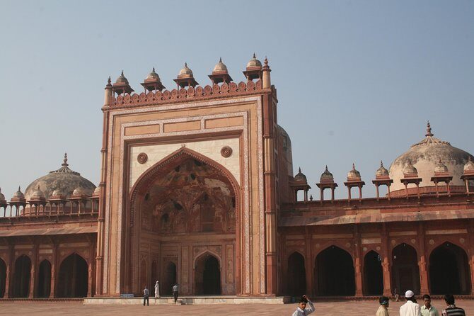 Affordable transfer from Agra to Jaipur via Fatehpur Sikri - Palaces, oddball monuments, and the Khwabgah and Pachisi Court
