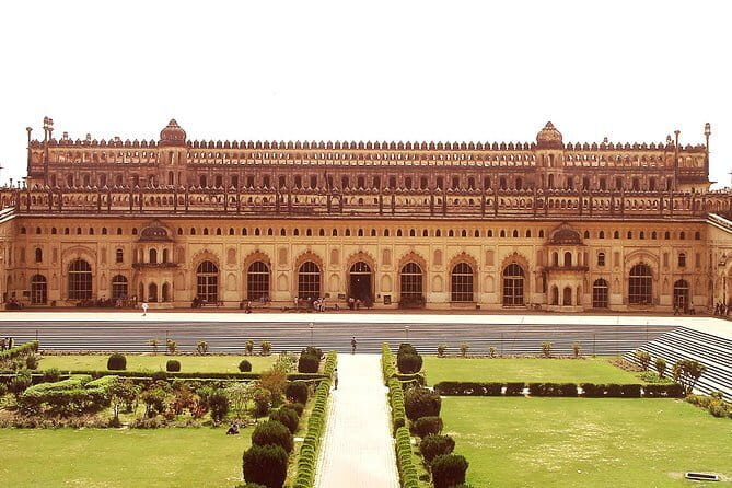 Affordable transfer from Agra to Lucknow - Price and What You Get for $60.09 Per Person