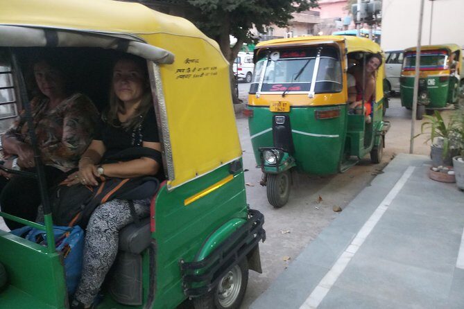 Agra: 6 Hour Tuk-Tuk / Rickshaw Tour - Taj Mahal: guided time plus smart photo positioning
