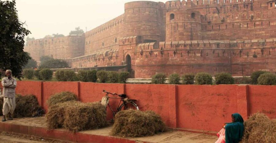 Agra: Agra Fort Entry Tickets with Licensed Guide - Why a guide changes Agra Fort from OK to memorable