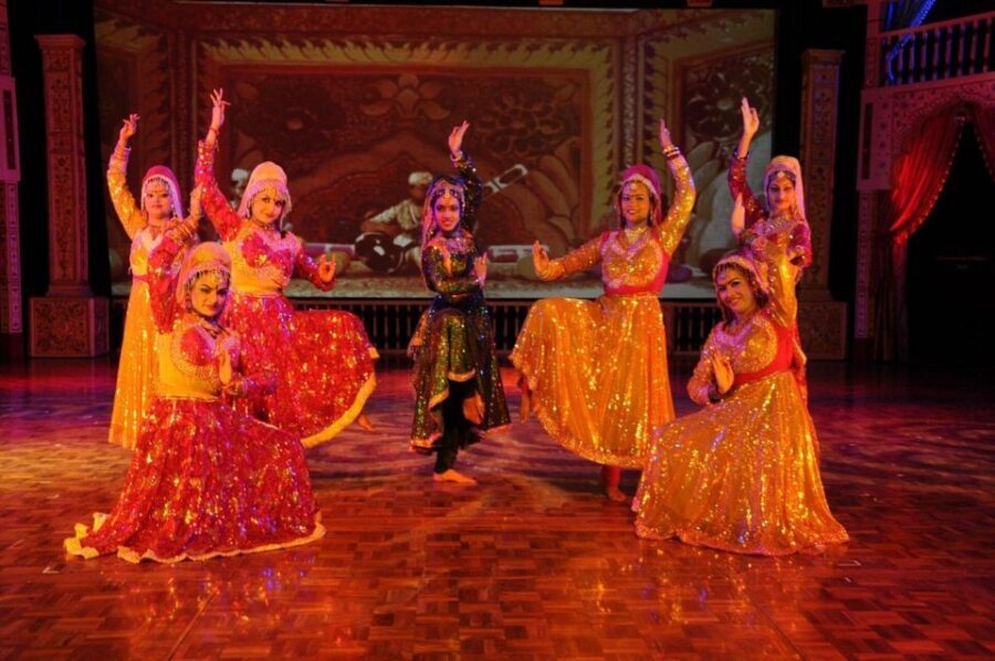 Agra Evening Tour with Sunset view Taj Mahal - Cultural Shows (If Timing Lines Up)