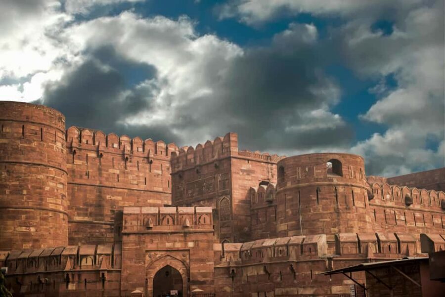Agra Fort: Guided UNESCO Heritage Walking Tour - Jahangiri Mahal: Architecture with mixed-style signals