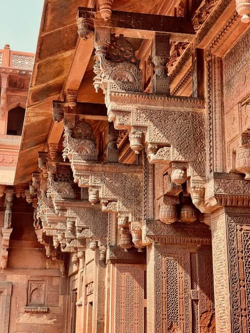 Agra Fort: Guided UNESCO Heritage Walking Tour - The Peacock Throne area: A point of imagination