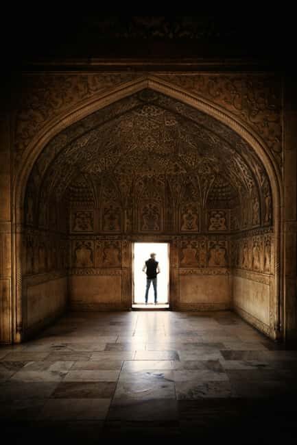 Agra Fort: Guided UNESCO Heritage Walking Tour - Shah Jahan’s imprisonment spot and Musamman Burj: The emotional punch