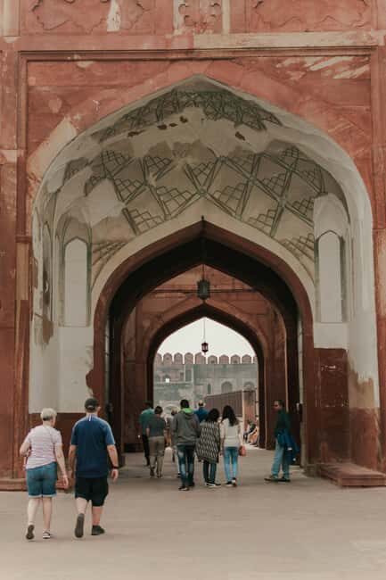 Agra Fort: Guided UNESCO Heritage Walking Tour - Mirrored palace moments and Anguri Bagh geometry