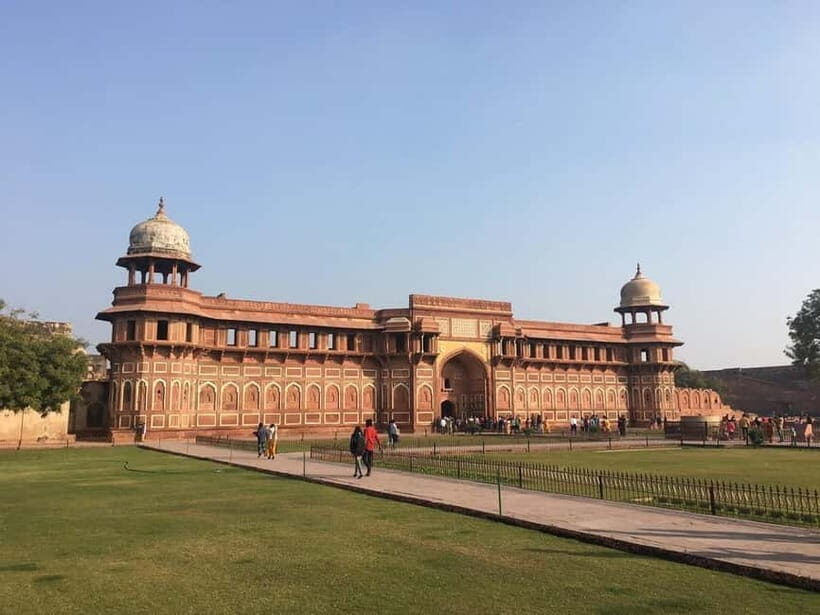 Agra: Guided City Tour Taj Mahal Agra Fort & Baby Taj by Car - Lunch break in comfort: what you’re really paying for