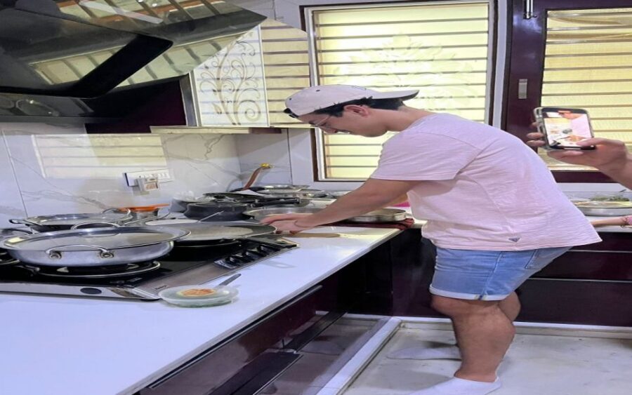 Agra: Indian Food Private Cooking Class - Eating together: tasty food, and the home-family vibe