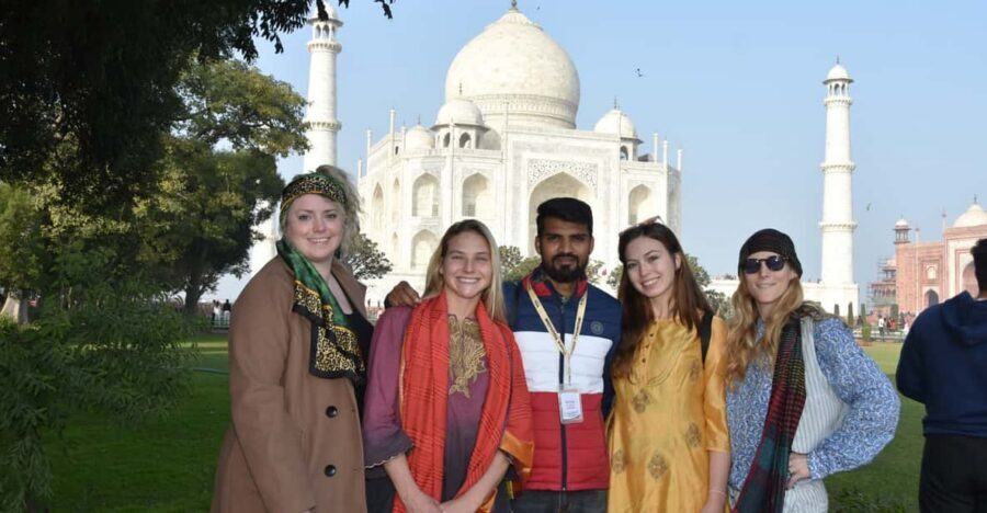 Agra Local Sightseeing with Sunrise or Sunset Experience - Sunrise or sunset timing: what changes when the light turns