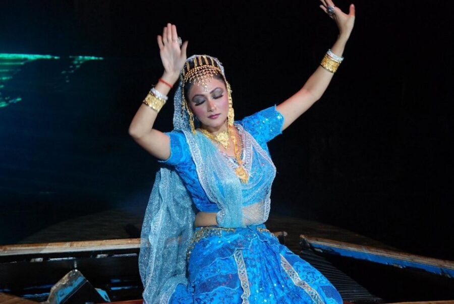 Agra: Mohabbat the Taj show tickets and agra transfers - What you actually watch: a courtly love story told with dance
