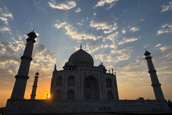 Agra Private Day Tour with Guide and Transportation - Price and Value: Is $180 Per Person Fair for This Setup?
