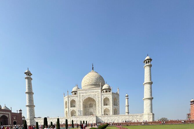 Agra Private Day Tour with Guide and Transportation - Entering the Taj Mahal: What an Included 1-Hour Visit Can Do