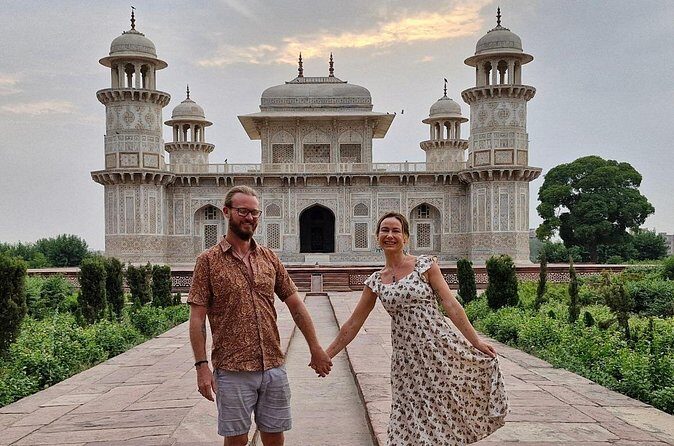 Agra Private Luxury Car Sightseeing Tour - Agra Fort: Courtyards, Palaces, and Taj Views