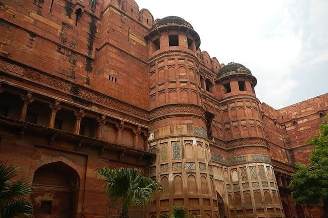 Agra Sightseeing Tour All Inclusive - Agra Fort: the Mughal power statement you can feel