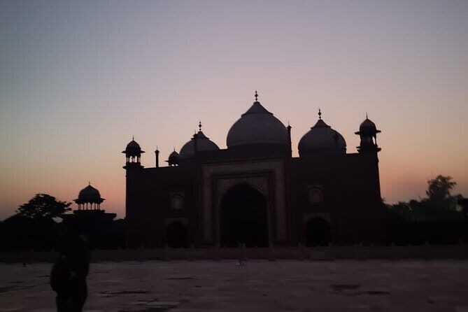 Agra: Skip-the-Line Taj Mahal and Agra Fort Tour - All Inclusive - The optional Mughal inlay and handicraft stop: see craft without the pressure