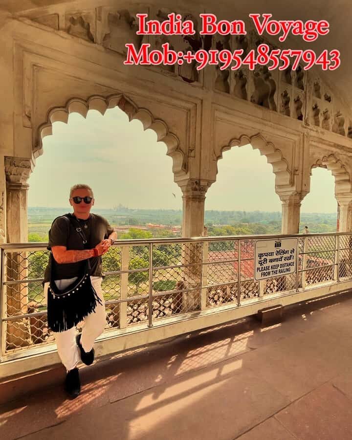 Agra : Skip the line tour for Taj Mahal, Agra fort - Agra Fort after breakfast: red sandstone and Mughal scale