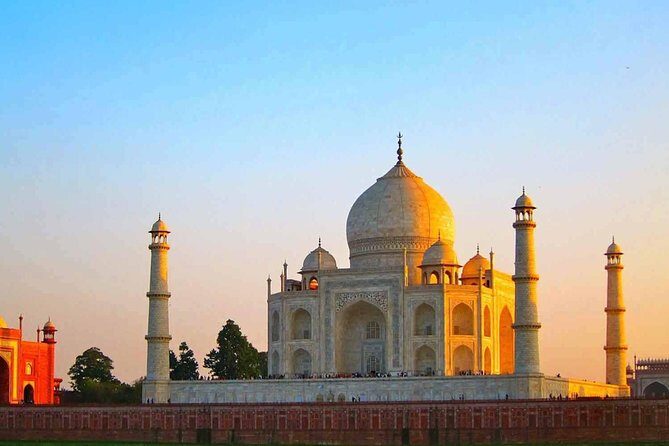 Agra: Street Food and Walk Tour with Spice Market by Tuk-Tuk - Safety and comfort: the fast-paced style that still feels controlled