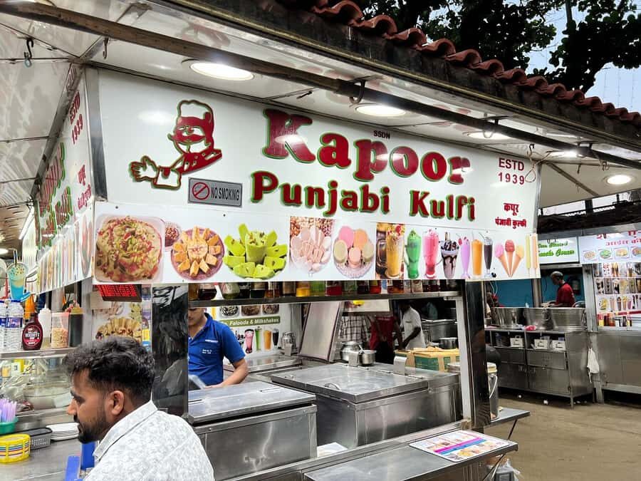 Agra: Street Food Tour with Spice Market on Tuk-Tuk Ride - From Shri Mankameshwar Mandir to Jama Masjid: The Sights That Give Context